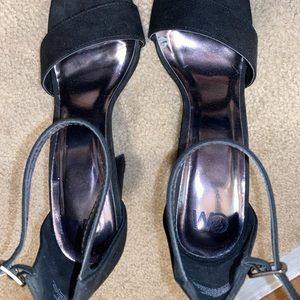 Womens black heels